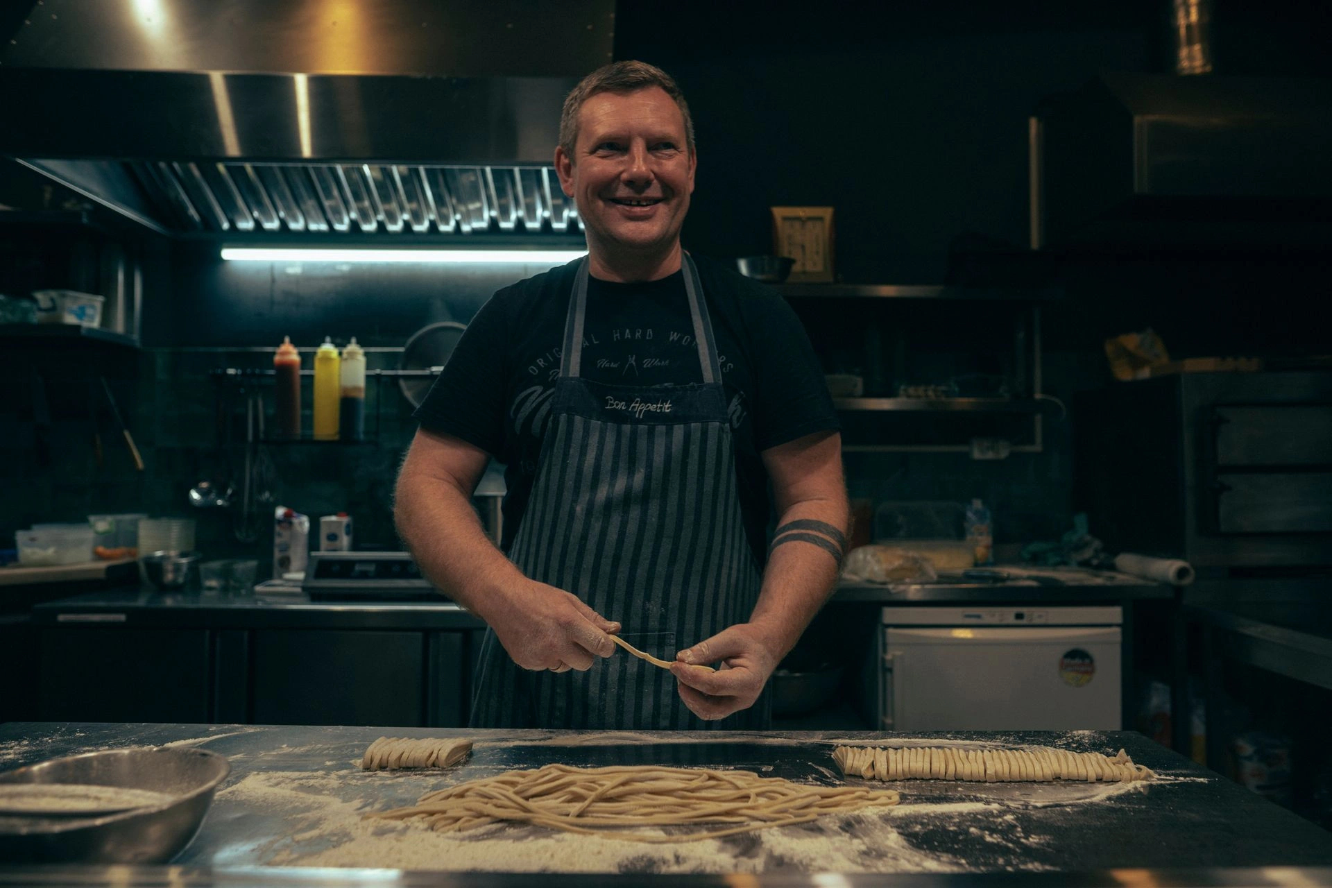 Profesionalna kuhinja restorana sa svježom tjesteninom